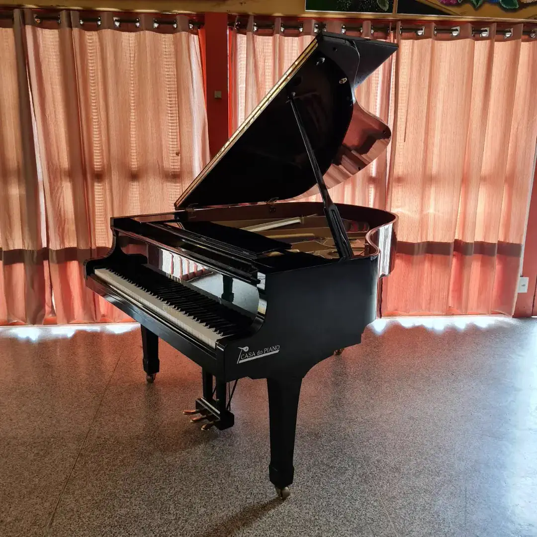 Yamaha C2 · 1/4 de cauda