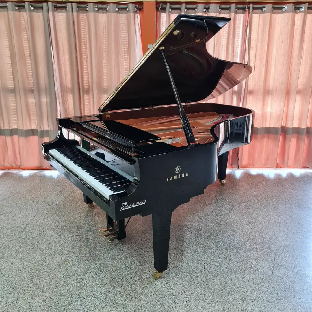Yamaha C7X · 3/4 de cauda · concerto